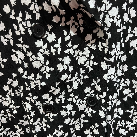 Flattering lightweight crepe wrap dress floral print - Picture 6 of 6